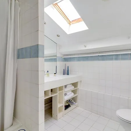 Esquirol Duplex Terrasse Hyper Centre *